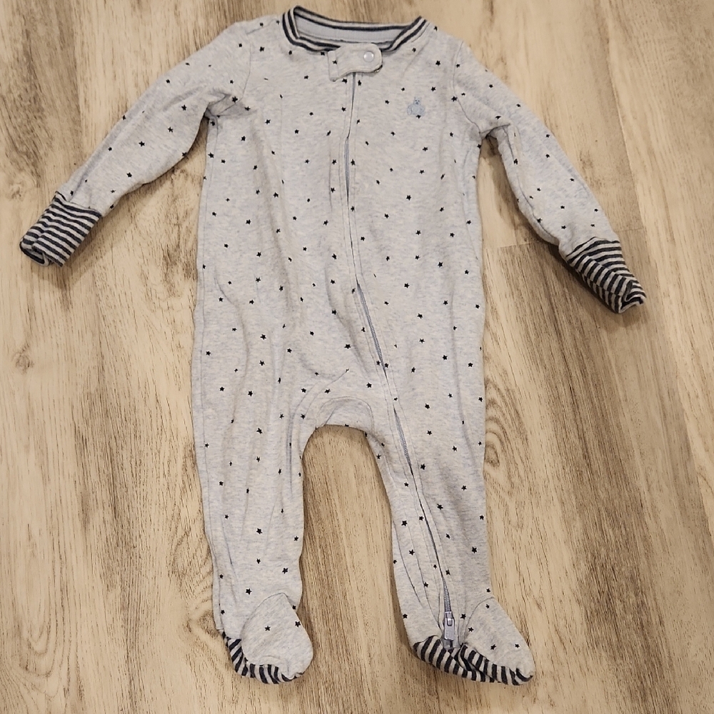 Baby Gap footed PJs size 6 to 9 months